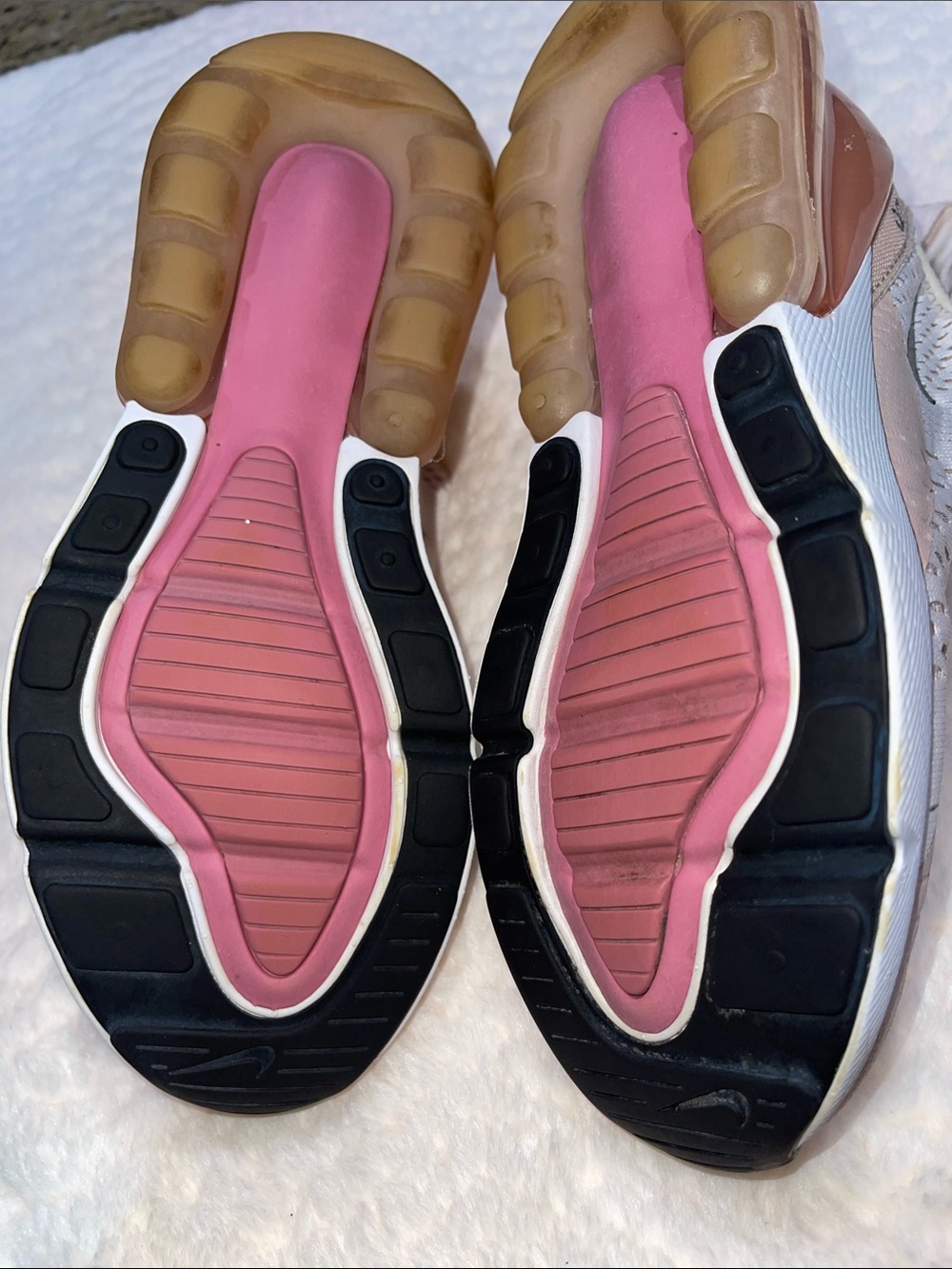 Nike Air270 Pale Pink and White Trainers - Picture 9 of 11